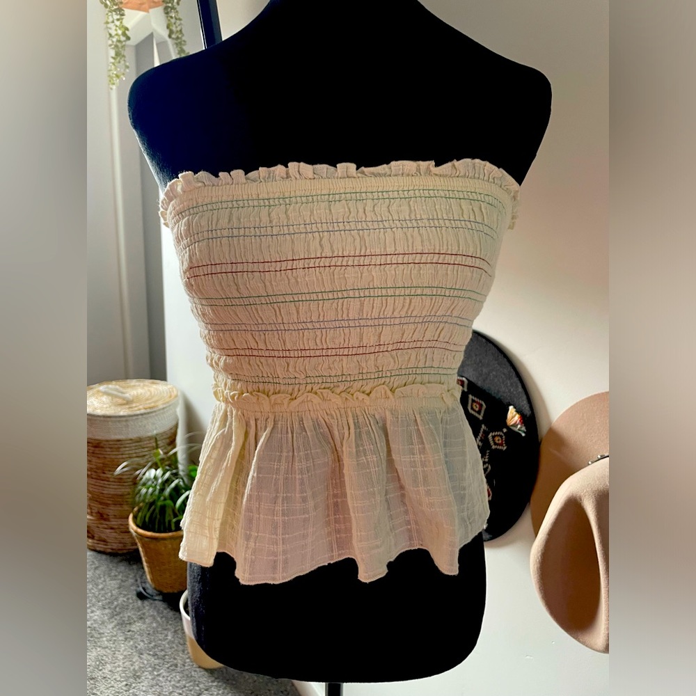 Urban outfitters summer top with ruffle trim size S.